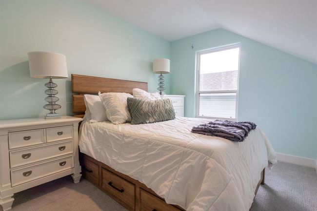 Upstairs guest room | Image 21