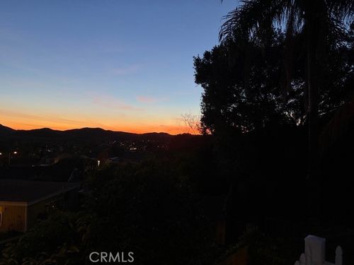 729 La Grange Ave, Newbury Park, CA, 91320-5308 | Card Image