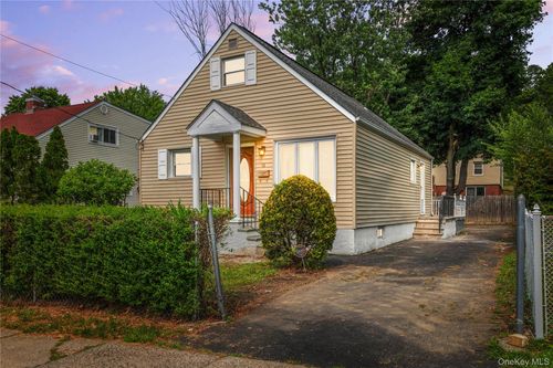 56 Independence St, White Plains, NY, 10606-1629 | Card Image