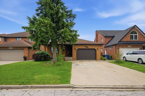 3154 Fazio Dr, Windsor, ON, N9E4G6 | Card Image