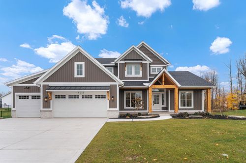 1828 Gloryfield Dr Sw, Byron Center, MI, 49315-7309 | Card Image