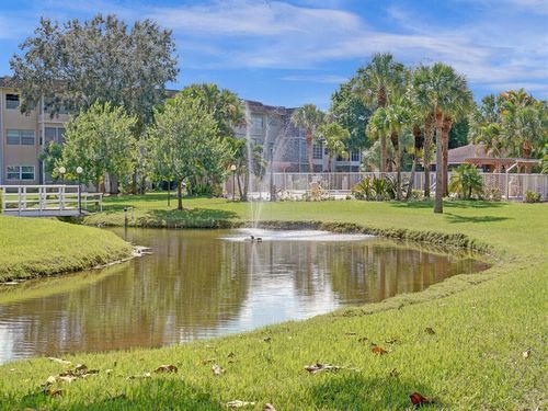111-5041 W Oakland Park Blvd, Lauderdale Lakes, FL, 33313-1656 | Card Image