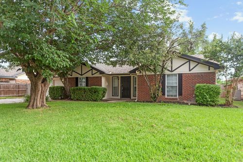 6708 Fair Meadows Dr, North Richland Hills, TX, 76182-7601 | Card Image