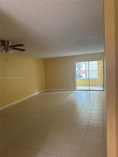 1111 - 1890 W 56th St, Condo with 3 bedrooms, 2 bathrooms and null parking in Hialeah FL | Image 2