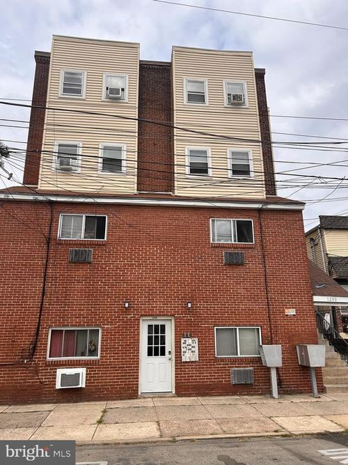 apt-203-1200 E 9th St, EDDYSTONE, PA, 19022-1423 | Card Image