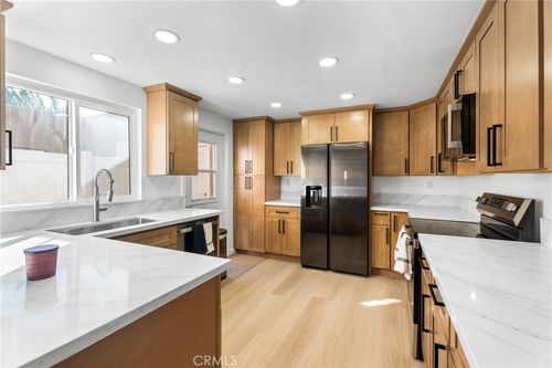 4956 Pearce Dr, Huntington Beach, CA, 92649-3502 | Card Image