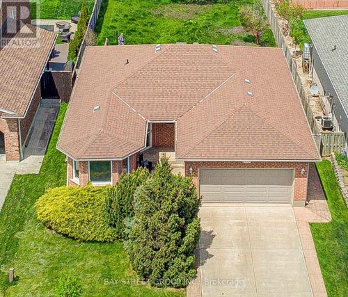 8223 Marcon St, Niagara Falls, ON, L2H3A9 | Card Image