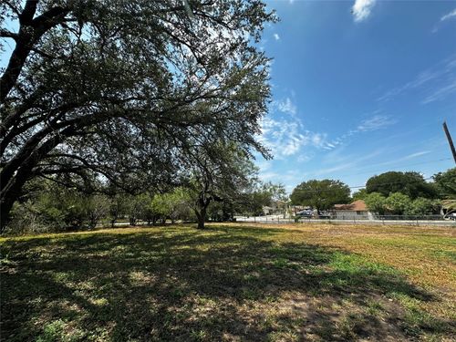 7922 Dempsey Dr, San Antonio, TX, 78242-2404 | Card Image