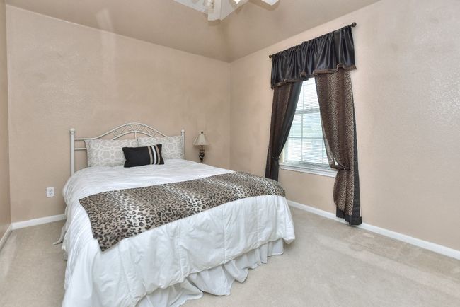 Guest Room #1 | Image 27