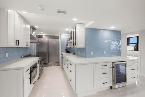 207-5600 N Flagler Dr, West Palm Beach, FL, 33407-2648 | Card Image