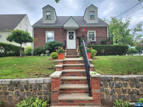 499 Jauncey Ave, Lyndhurst, NJ, 07071-3313 | Card Image
