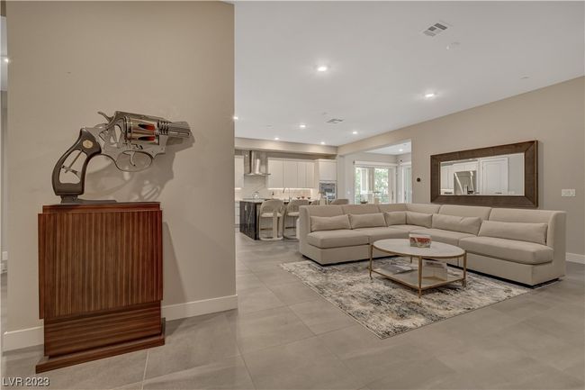 UNIT-201 - 9140 Las Manaitas Ave, Condo with 3 bedrooms, 3 bathrooms and null parking in Las Vegas NV | Image 9