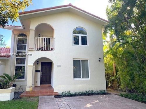 402 Majorca Ave, Coral Gables, FL, 33134-4220 | Card Image