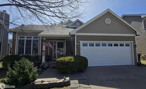 4742 Meadow Valley Dr, West Des Moines, IA, 50265-2007 | Card Image