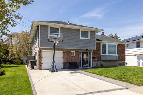 649 Derby Ave, Woodmere, NY, 11598-2739 | Card Image