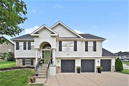 1857 Shannon Dr, Liberty, MO, 64068-2892 | Card Image