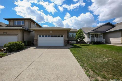 7218 Wascana Cove Way, Regina, SK, S4V3G2 | Card Image