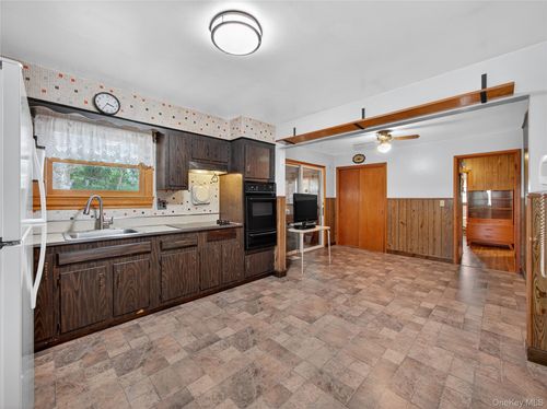 24 Mackey Ct, West Haverstraw, NY, 10993-1210 | Card Image