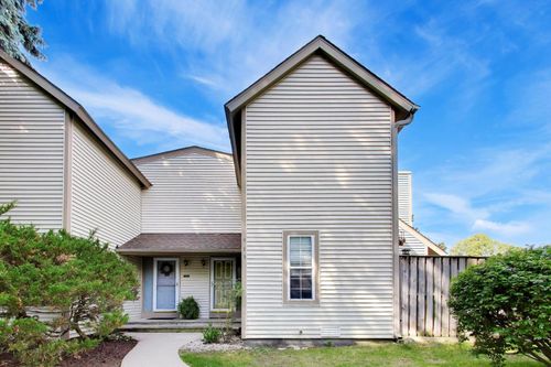 913 Campbell Dr, Gurnee, IL, 60031-3112 | Card Image