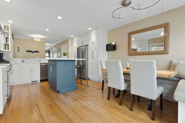 B - 32 Bromfield St, Condo with 3 bedrooms, 3 bathrooms and 2 parking in Newburyport MA | Image 5
