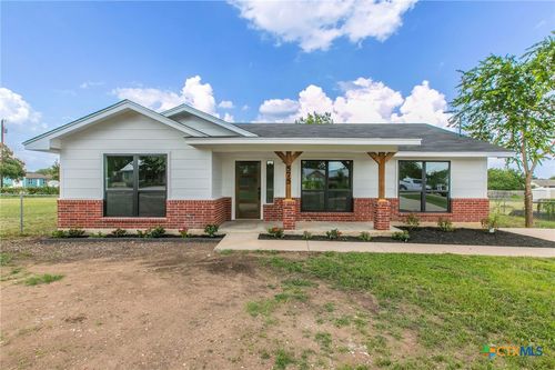 575 Live Oak Dr, Bertram, TX, 78605-4435 | Card Image