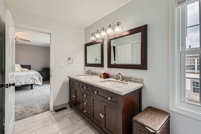 1300 Gloucester Cir, Townhouse with 3 bedrooms, 3 bathrooms and 2 parking in Carol Stream IL | Image 19