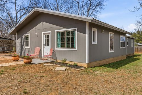 503 E Bluebonnet Ln, Johnson City, TX, 78636 | Card Image