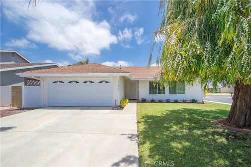 17272 Julip Ln, Huntington Beach, CA, 92647-5624 | Card Image