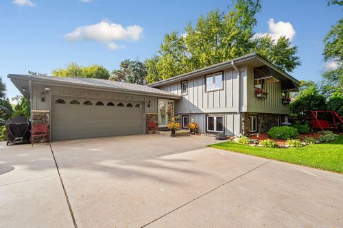 7350 Jackson St Ne, Fridley, MN, 55432-3207 | Card Image