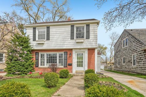 2360 N 83rd Street, Wauwatosa, WI, 53213 | Card Image