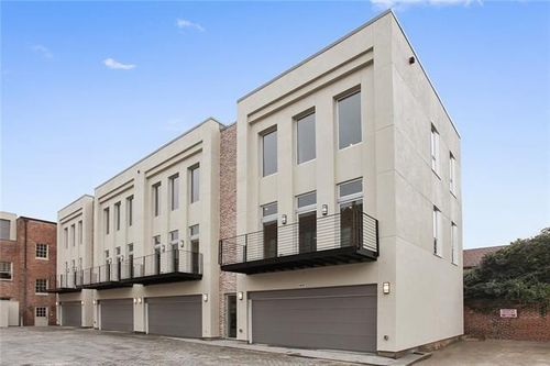 th100-818 Dauphine St, New Orleans, LA, 70116-3283 | Card Image