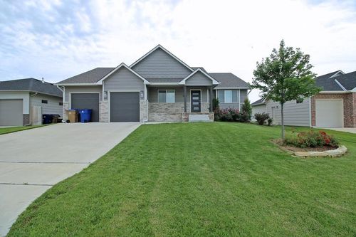 8641 E Cherrywood Ct, Bel Aire, KS, 67226-2288 | Card Image
