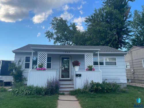 1508 W 39th St Street, Sioux Falls, SD, 57105 | Card Image