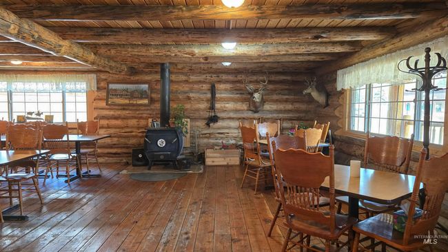 2742 Dixie Rd, Home with 9 bedrooms, 4 bathrooms and null parking in Dixie ID | Image 17