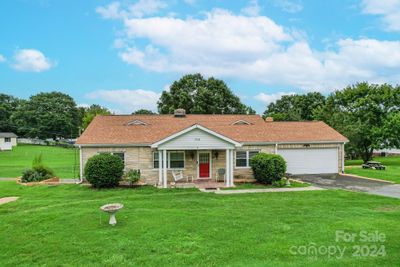 700 S Myrtle School Road, Home with 6 bedrooms, 3 bathrooms and null parking in Gastonia NC | Image 1