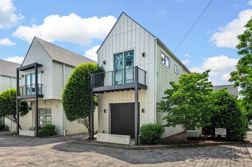 215 Gentry Ave, Nashville, TN, 37206-1765 | Card Image