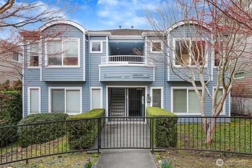 202-2841 14th Ave W, Seattle, WA, 98119-2097 | Card Image