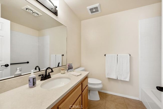 Hall Bathroom | Image 24