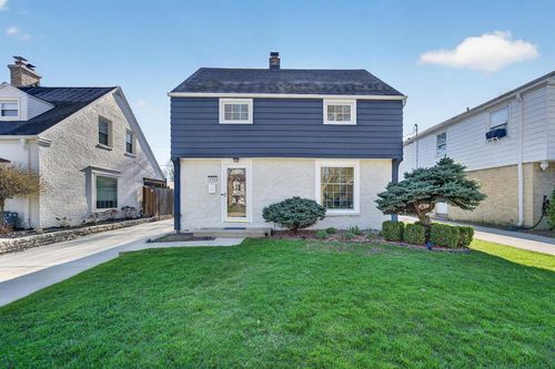 5058 N Kent Avenue, Whitefish Bay, WI, 53217 | Card Image