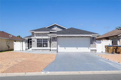 121 Lochness Ln, KISSIMMEE, FL, 34743-6126 | Card Image
