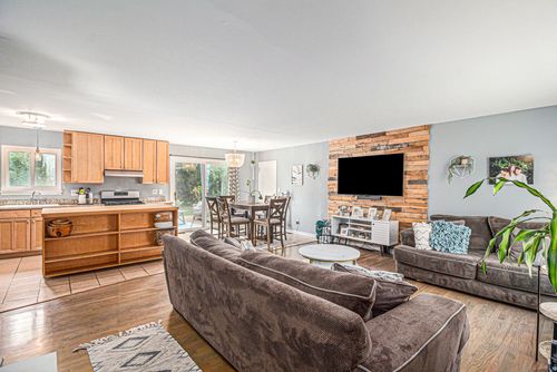 916 Patricia Ave, Ann Arbor, MI, 48103-2634 | Card Image