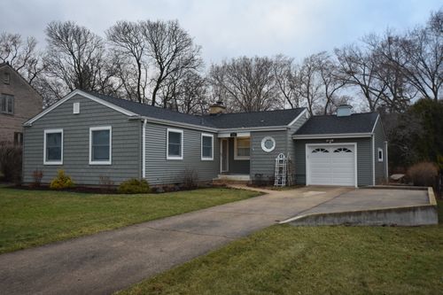 111 W Prairie Ave, Wheaton, IL, 60187-3404 | Card Image