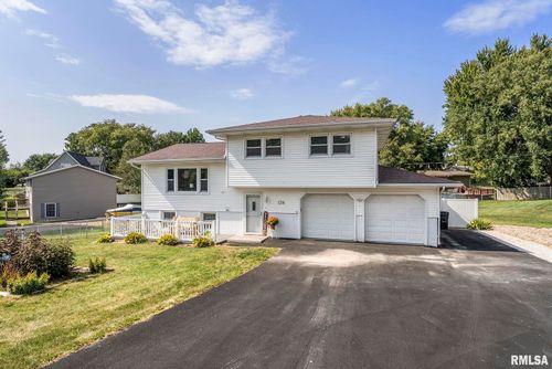 126 Henry Dr, Orion, IL, 61273-9708 | Card Image