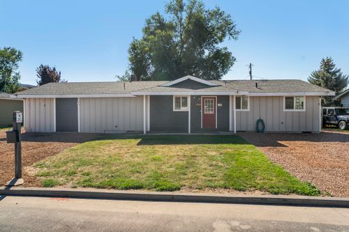 740 Se 6th St, Prineville, OR, 97754-2860 | Card Image