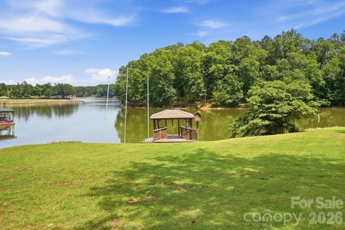 204 Bay Shore Dr, Belmont, NC, 28012-8710 | Card Image