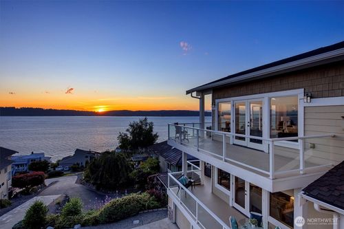 10123 Marine View Dr, Mukilteo, WA, 98275-4503 | Card Image