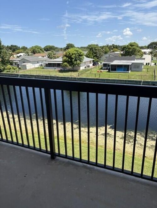 127-7610 Westwood Dr, Tamarac, FL, 33321-2349 | Card Image