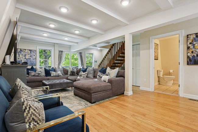 958 Essex Rd, House other with 3 bedrooms, 3 bathrooms and null parking in Westbrook CT | Image 7