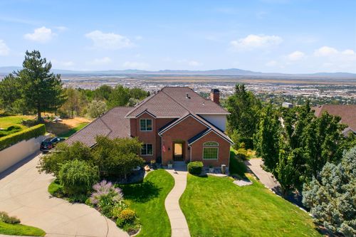31 N Eaglewood Dr, North Salt Lake, UT, 84054-3018 | Card Image