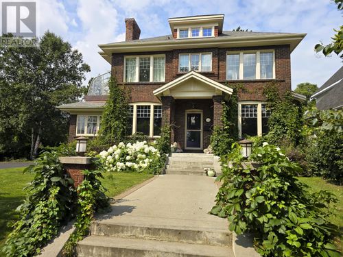 124 Summit Ave, Thunder Bay, ON, P7B3P1 | Card Image